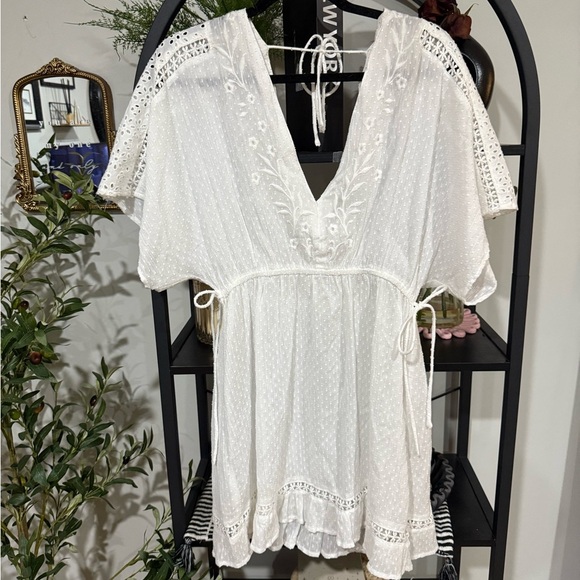 Topshop White Embroidered Swim Coverup size 4-6 - Picture 1 of 7